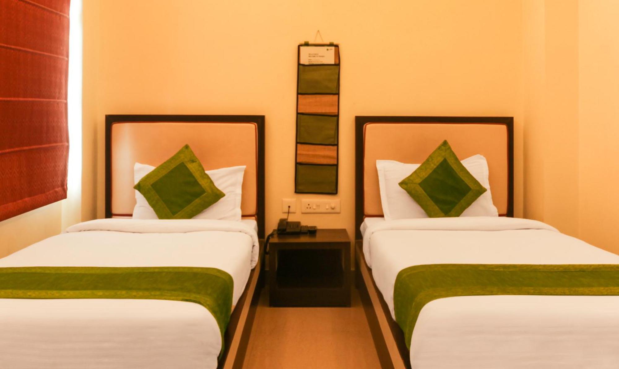 Hotel Janki International Sigra 2 Km From Kashi Vishwanath Temple Varanasi Exterior photo