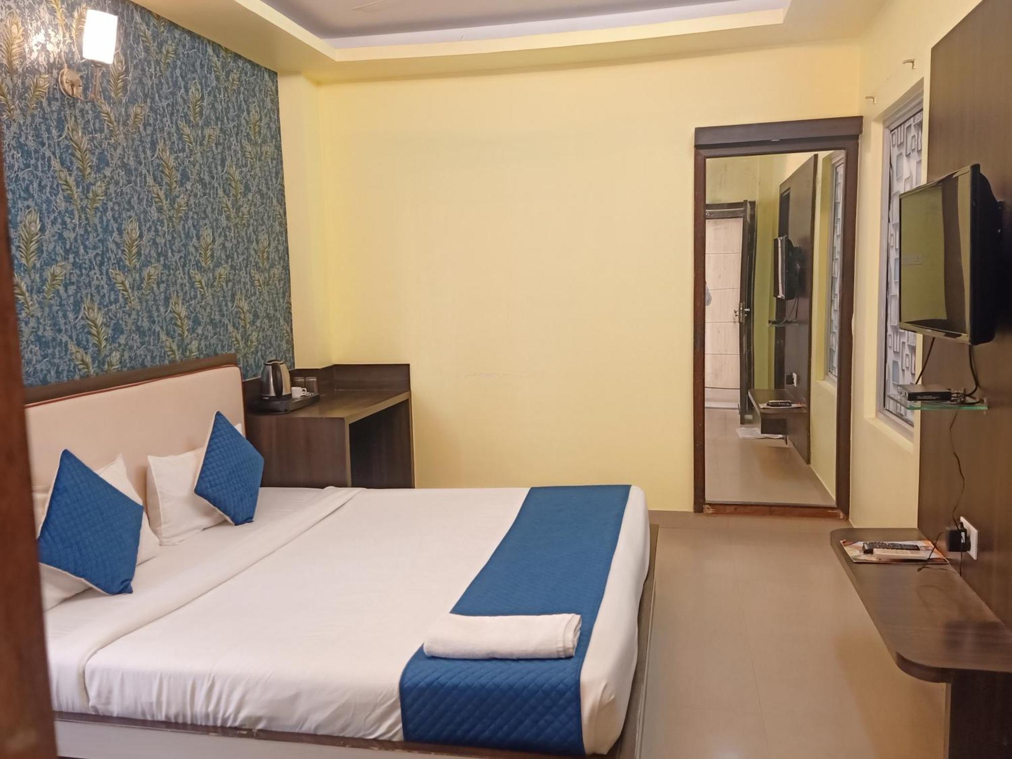 Hotel Janki International Sigra 2 Km From Kashi Vishwanath Temple Varanasi Exterior photo
